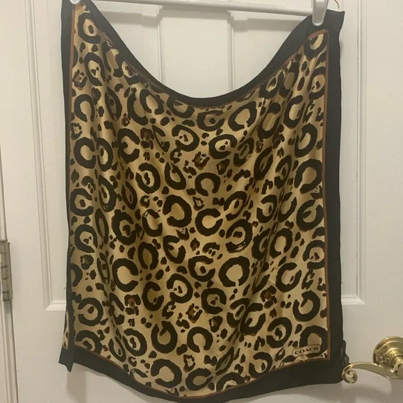 Coach leopard logo silk scarf ππ€ - Picture 1 of 8